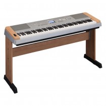 Yamaha DGX-640 Keyboard / Piano